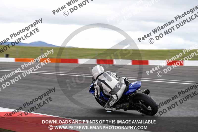 cadwell no limits trackday;cadwell park;cadwell park photographs;cadwell trackday photographs;enduro digital images;event digital images;eventdigitalimages;navarra;no limits trackdays;peter wileman photography;racing digital images;trackday digital images;trackday photos